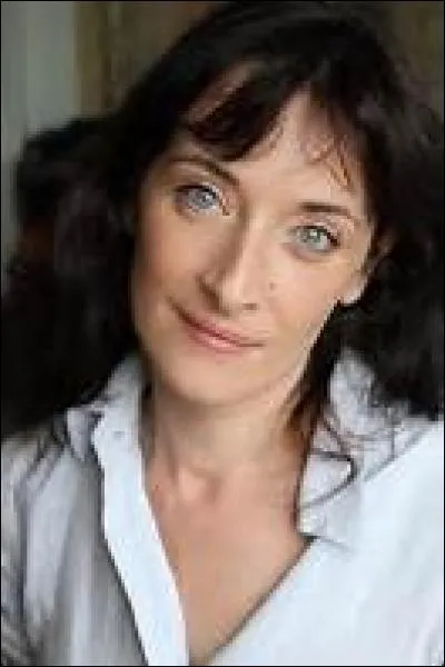 Avec qui Elise a-t-elle eu une aventure ?