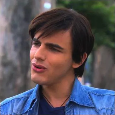 Dans quel épisode Max se fait-il mordre ?