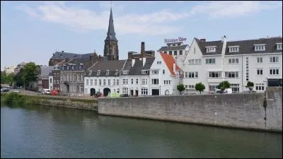 En quelle année a été signé le traité de Maastricht, un des traités fondateurs de l'Union européenne ?