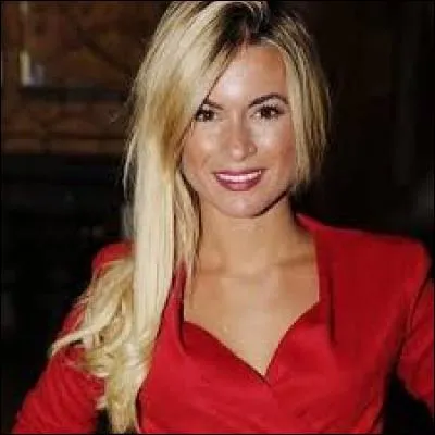 Carla est en couple avec...