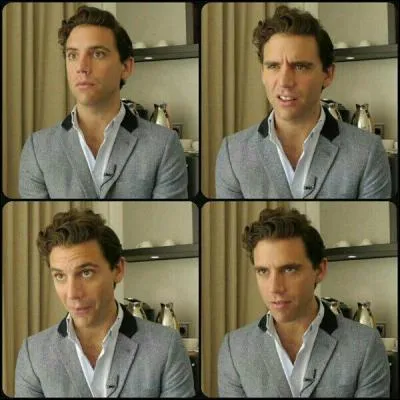 Complète la chanson "Elle me dit" : "Écris une chanson contente pas une chanson ---- " ?