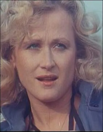 Comment s'appelle la voisine ?