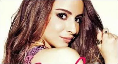 Quel est l'objectif professionnel de Dania ?