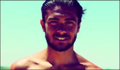 Quel est l'objectif professionnel de Julien ?