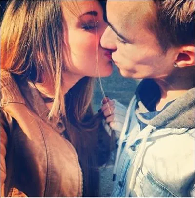 Quel est le nom de la copine de Squeezie ?