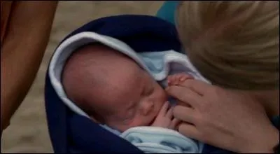 Dans la saison 1, comment s'appelle le fils de Clair ?