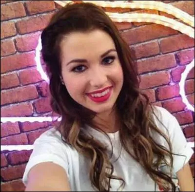 Comment s'appelle le mag que présente EnjoyPhoenix ?