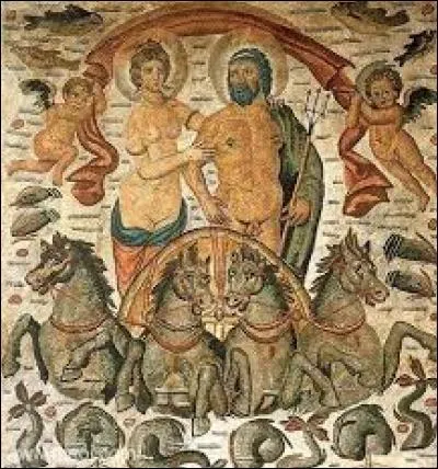 Je suis une Néréide fille de Nérée et Doris. Je suis l'épouse légitime de Poséidon. Qui suis-je ?