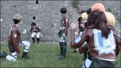 Les cosplayeurs viennent du manga 'Amnesia'.