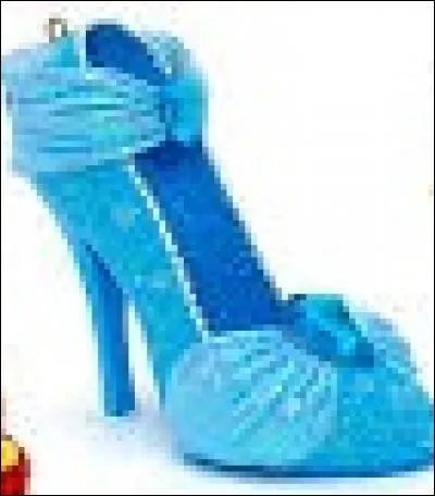 A qui est cette chaussure ?