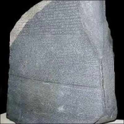 Quel &eacute;gyptologue fut le premier &agrave; d&eacute;chiffrer les hi&eacute;roglyphes gr&acirc;ce &agrave; la pierre de Rosette ?