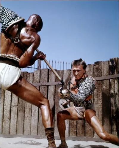 Dans ce film, comment Spartacus meurt-il ?