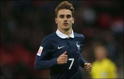 Pour quelle marque Antoine Griezmann apparaît-il dans une pub aux côtés d'Olivier Giroud ?