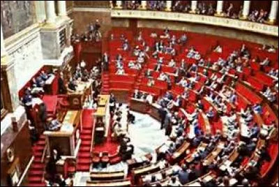 Qu'est-ce que l'Assemblée nationale a voté en deuxième lecture, dans la nuit du mercredi 19 au jeudi 20 novembre 2015 ?