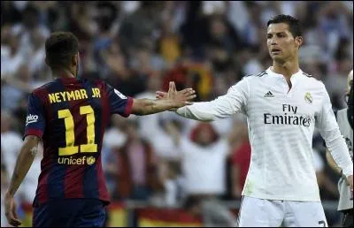 En début de saison 2012-2013, que remporte-t-il face au FC Barcelone ?