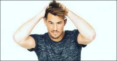 Comment s'appelle ce garçon ?