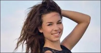 Comment s'appelle cette fille ?