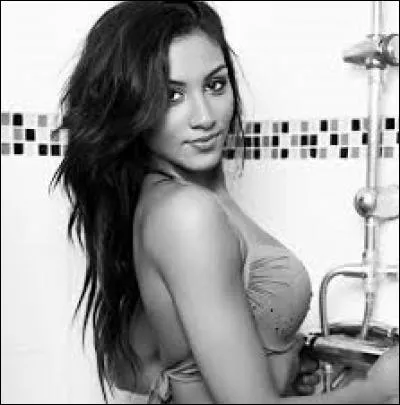 Comment s'appelle cette fille ?