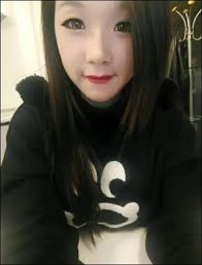 Est-elle la femme de Squeezie ?