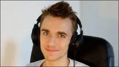 Comment Squeezie a-t-il trouv&eacute; son pseudonyme ?