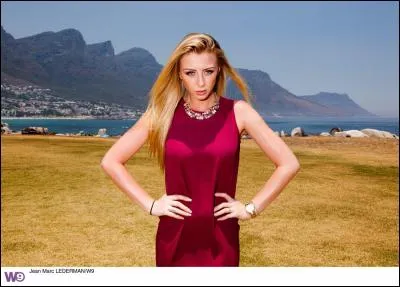 Comment s'appelle cette fille ?