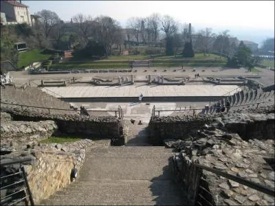Quelle ville  trouve-t-on le plus ancien thtre antique gallo-romain de France ?