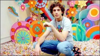 Quel âge a-t-il en avril 2016 ?