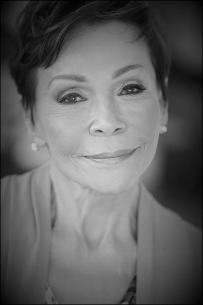 Quel objet Artémise remit-elle à Donalda ?