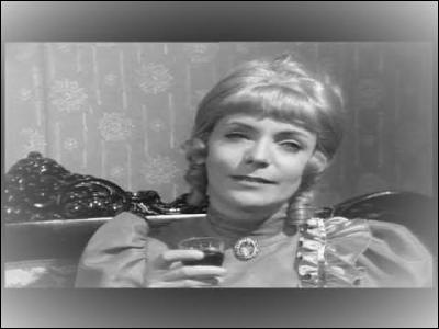 À qui Aurélie veut-elle emprunter 100$ piasses ?