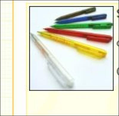 En combien de coloris est disponible le stylo Quizz.Biz que l'on trouve dans la boutique du site ?