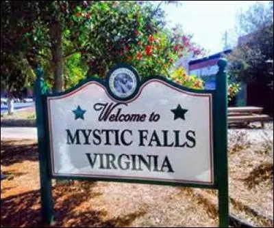Dans quel épisode de la saison 2 Klaus arrive-t-il à Mystic Falls ?