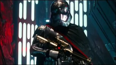 Le capitaine Phasma a été inventé pour remplacer...