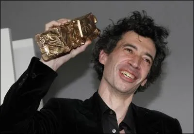 En 2010, de quel chanteur Joann Sfar retrace-t-il la "vie héroïque" dans son premier long-métrage ?