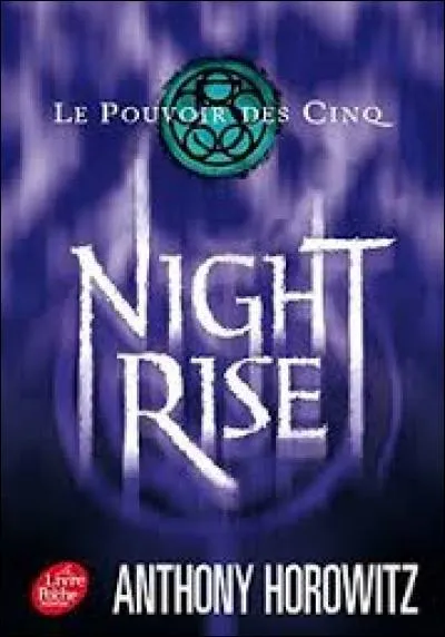 Dans "Nightrise", quelle est l'occupation de Jamie et Scott ?