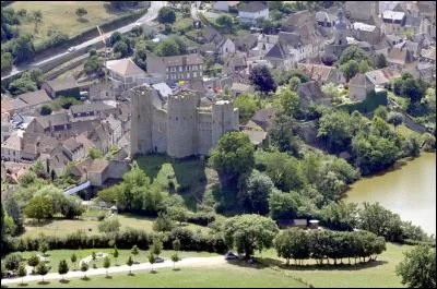 Dans quel département se trouve la station thermale de Bourbon-l'Archambault ?