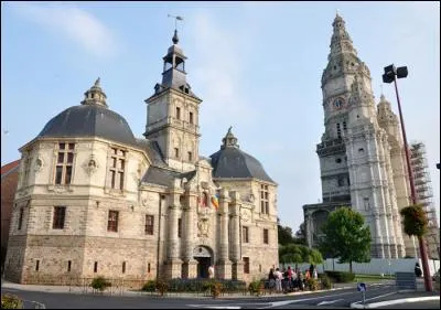 Quelle est cette ville du Nord, située sur la Scarpe, centre thermal depuis le XVIIe siècle ?