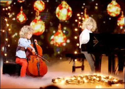 Terminons par le passage de jumeaux : Arthur et Nathan. Nathan jouait du piano. Qu'en était-il d'Arthur ?