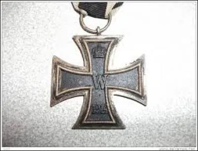 La croix de fer est une décoration militaire qui fut établie comme un honneur militaire par le roi Frédéric-Guillaume III de Prusse en 1813 lors des guerres napoléoniennes. Dans quel pays ?