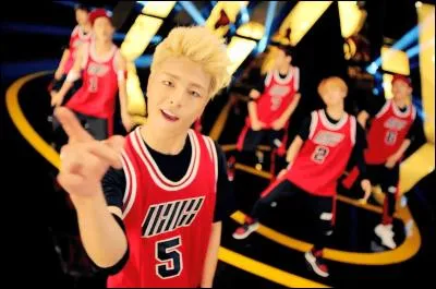 Qui est le membre le plus vieux dans Ikon ?