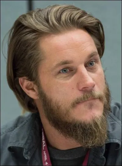 Dans quelle série joue Travis Fimmel ?