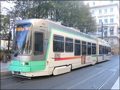 A Saint-Etienne, le tramway circule toujours depuis sa création. De quand date-t-il ?
