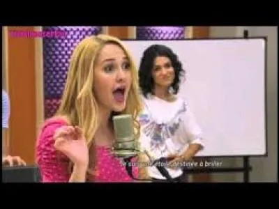 Dans la saison 1, Ludmila signe le contrat de...