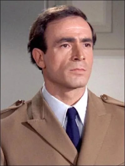 Acteur italien qui jouait souvent les truands dans nombre de films français comme des comédies au 1er rang desquelles on trouve le corniaud ou les tontons flingueurs... Je suis ?