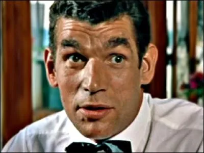 Acteur à l'allure de truand et de boxeur, il fit les beaux jours du cinéma viril à la française des années 1960-70, je suis ?