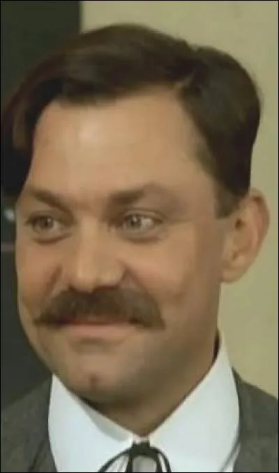 Acteur qui n'a pas sa langue dans sa poche mais aussi auteur et metteur en scène français, je suis ?