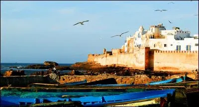 Les Portugais avaient donné à cette ville le nom de Mogador, que les Français ont conservé durant leur protectorat. Comment s'appelle-t-elle aujourd'hui ?