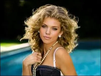 Quelle actrice joue le rôle de Naomie ?