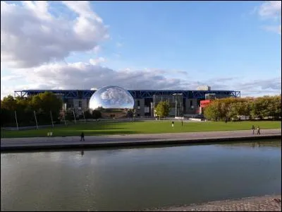 Le 13 mars 1986, un monument spécialisé dans la diffusion de la culture scientifique et technique ouvrit. Pas besoin de plus d'informations. Tu l'as deviné, c'est...
