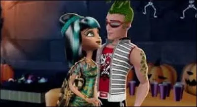 Avec qui sort Cleo ?