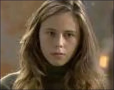 Où étudiait Emilie avec de rejoindre sa famille à Marseille ?